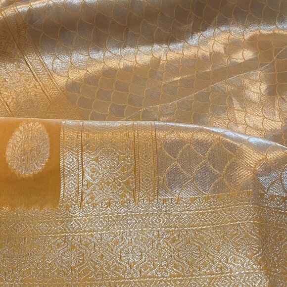 Soft Banarasi Saree in Pastel yellow with Rich Zari Border & Pallu Boutique - Picture 11 of 15